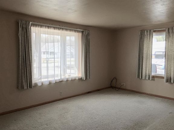 Bright & sunny Living Room