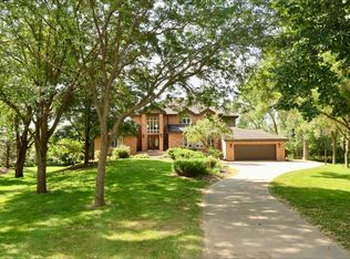 998 Quail Hollow Cir, Dakota Dunes, SD 57049