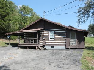 908 W Main St, Sevierville, TN 37862