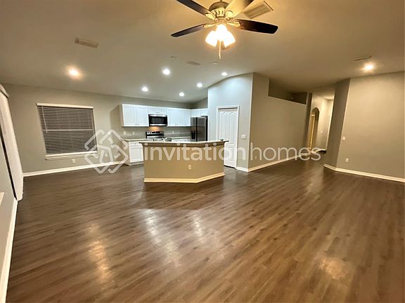 3rd image of 2177 Boxwood St