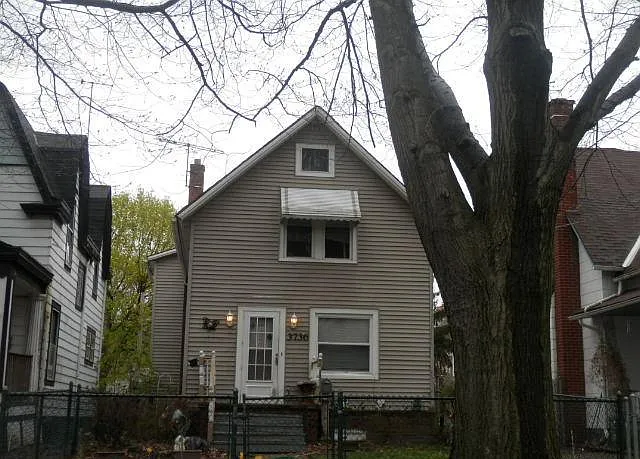 3736 W 36th St photo 1