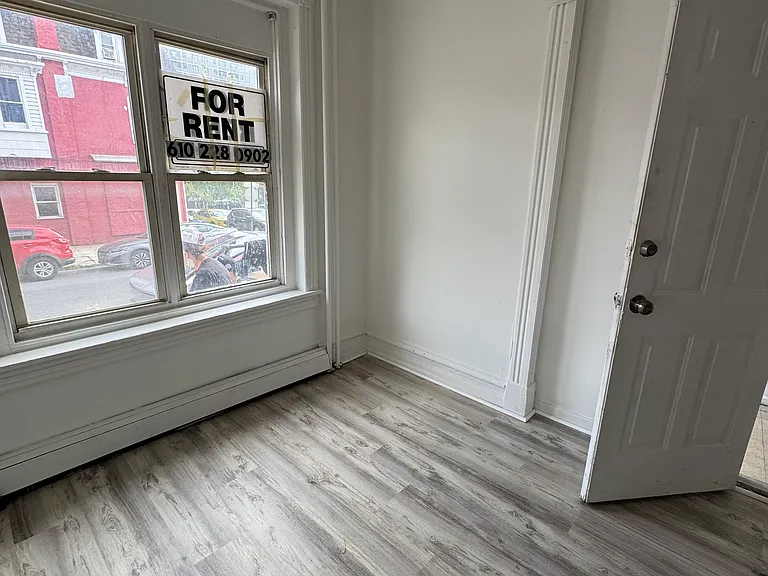 103 Walnut St #1 — Photo 3