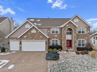 325 Quail Hollow Dr, O'Fallon, MO 63368