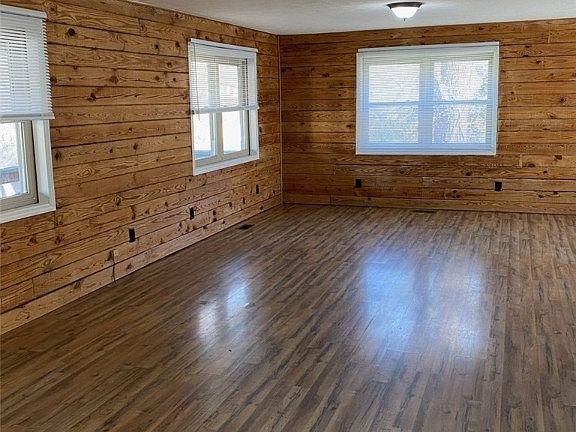 4th image of 307B Georges Dr