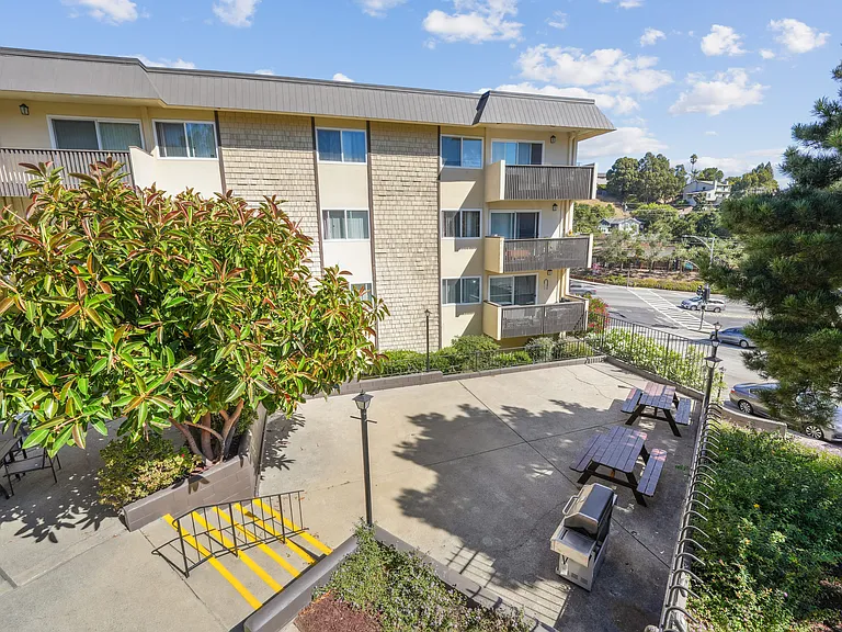 Ralston at Belmont — Photo 7