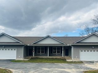 531 Clear Creek Rd, Hendersonville, NC 28792