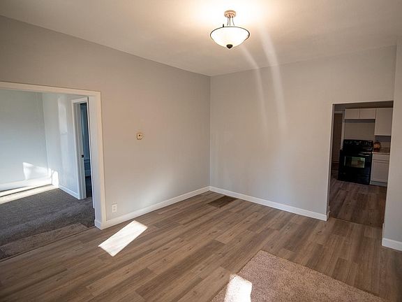 5th image of 234 Phelps St E