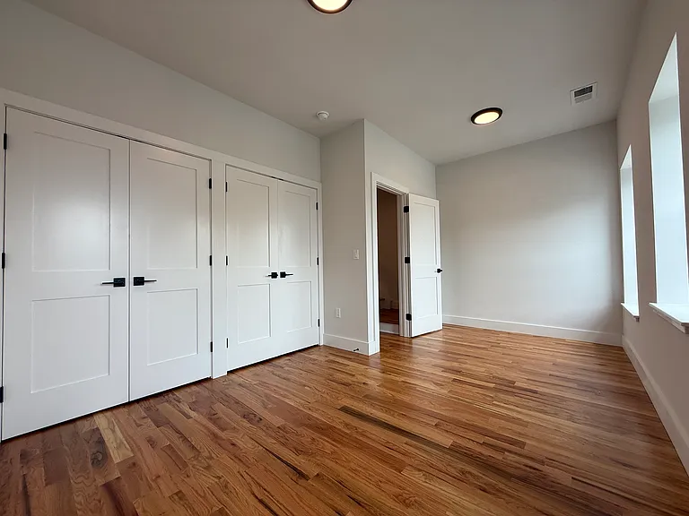 160 Main St #1 — Photo 27