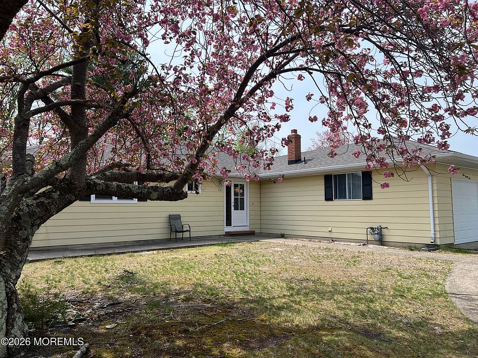 1st image of 121 Fort De France Ave