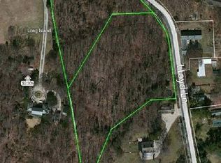 Lloyd Ln, Huntington, NY 11743