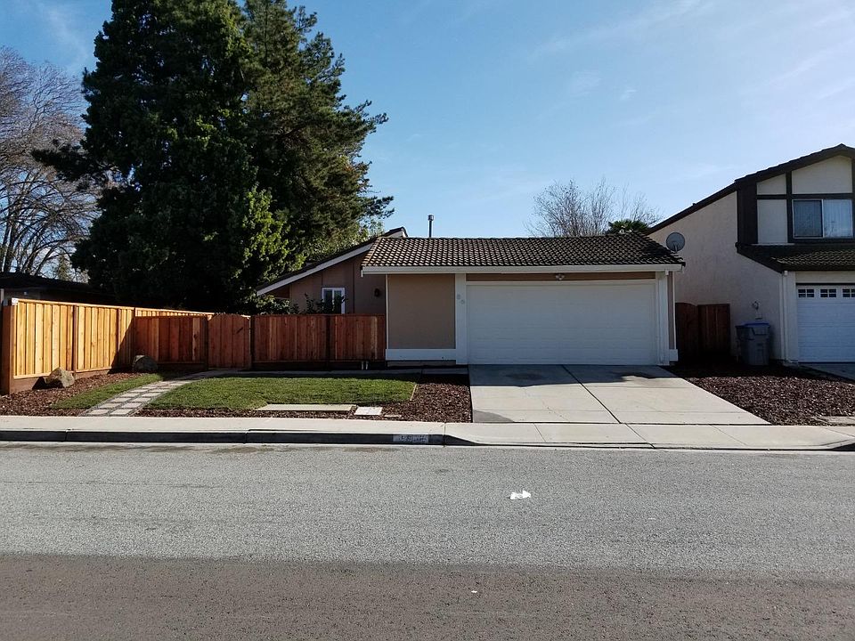 1st image of 86 Tennant Ave