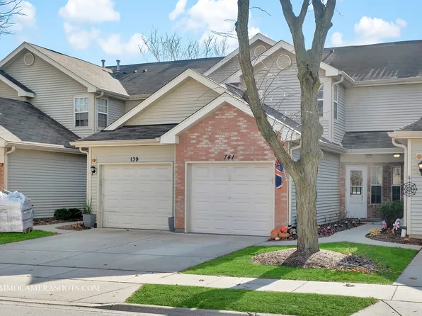 141 Golfview Dr, Glendale Heights, IL 60139