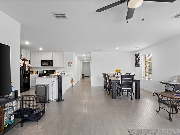 5th image of 4958 Meadow Glen Dr