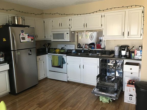 2nd image of 937 Lora Ln
