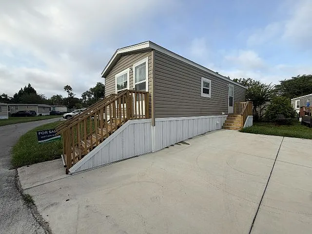 1668 Coldwell St #62 — Photo 8