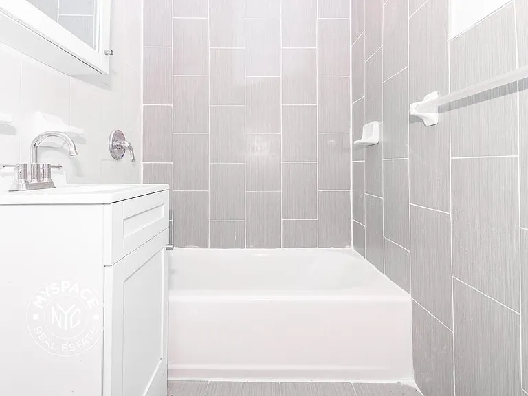 126 Graham Ave #3B — Photo 7