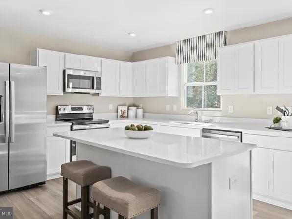 1752C Mutual Dr, Inwood, WV 25428