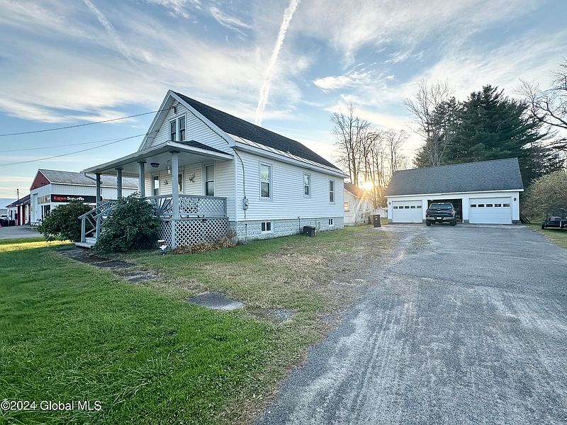 3rd image of 4646 State Highway 30