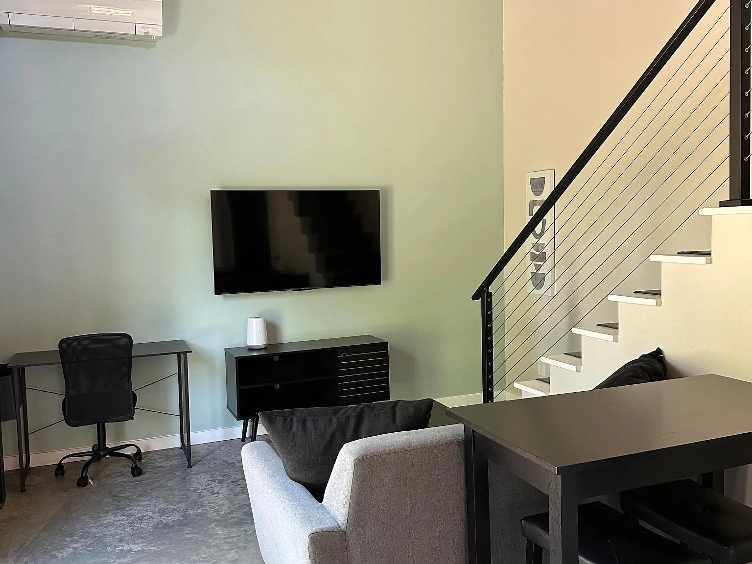 8 Tomahawk Rd — Photo 2