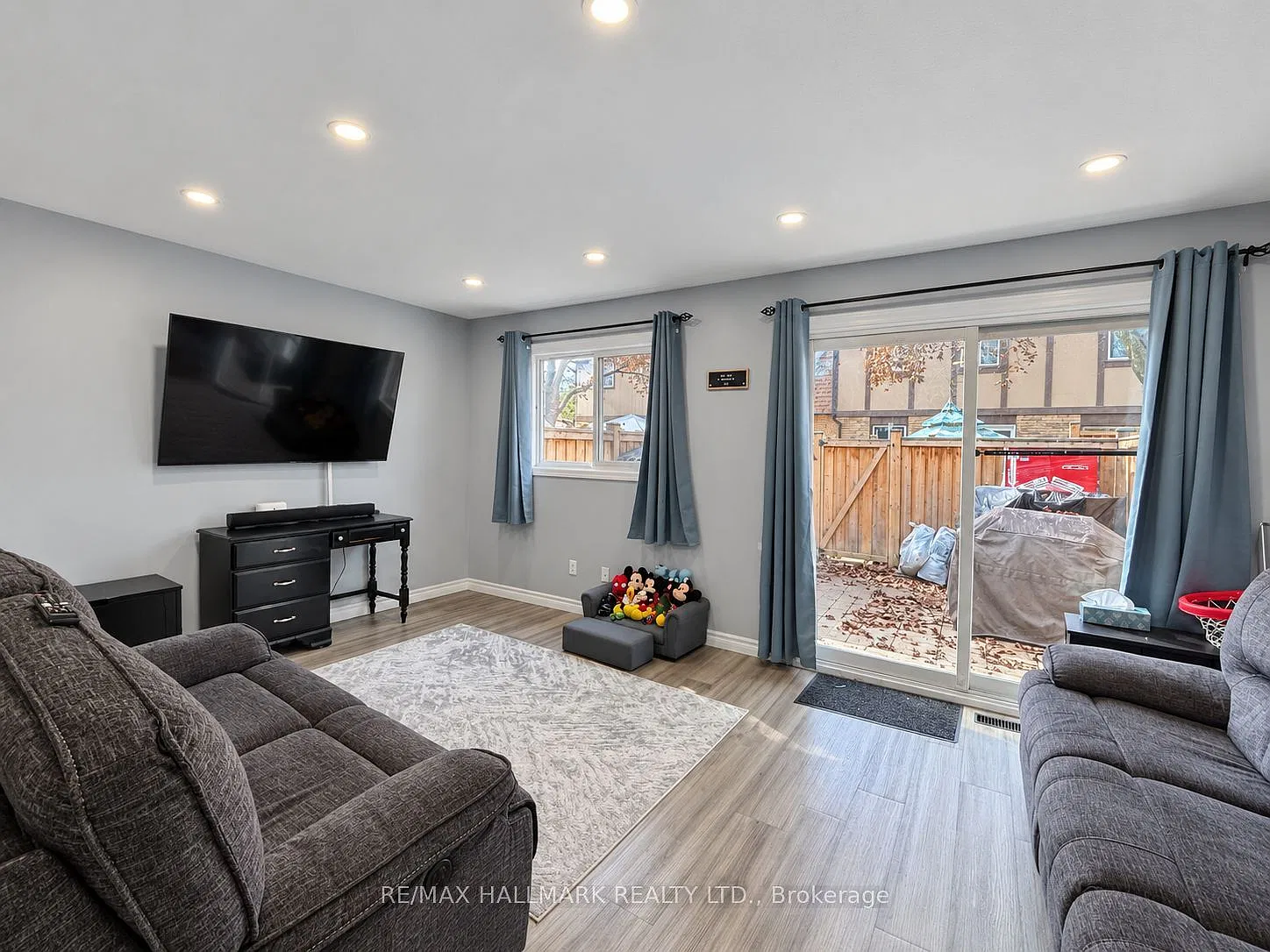 4 bed, $3,300 — Photo 2