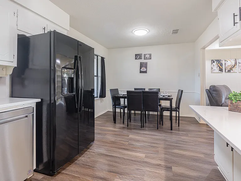 501 Field St — Photo 18