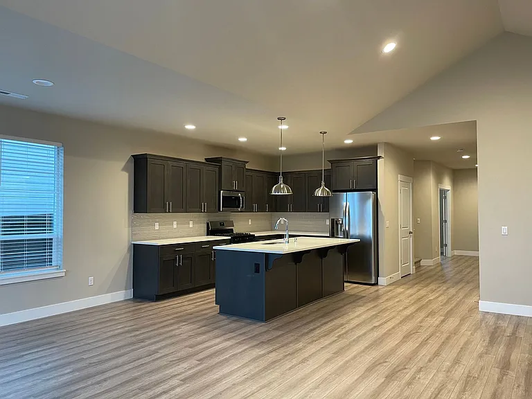 72 N 88th Dr — Photo 25