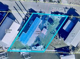 3901 Blueberry Ln, Saint James City, FL 33956