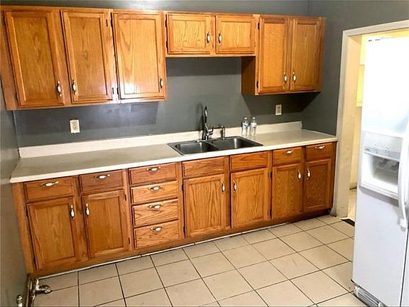 3rd image of 3240 Morrell Ave