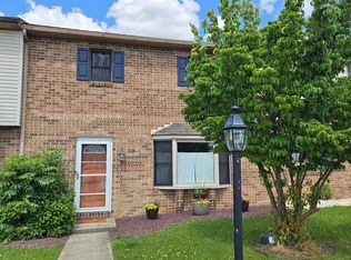 79 Nottingham Dr, Chambersburg, PA 17201