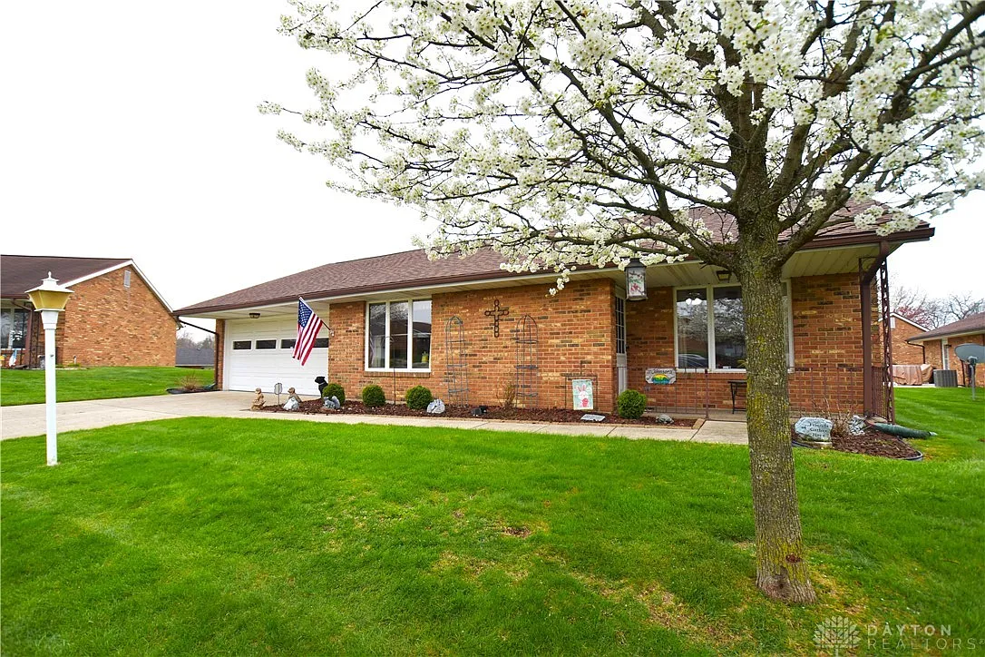 2916 Avery Cir photo 1
