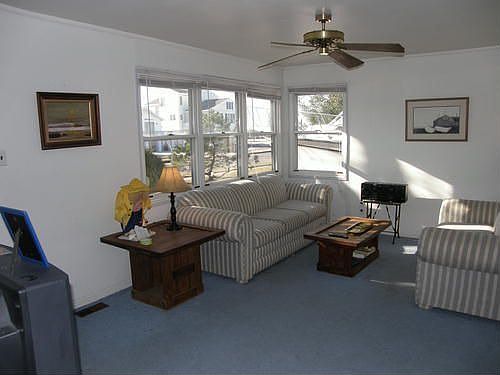 4th image of 213 Batrtram Ave