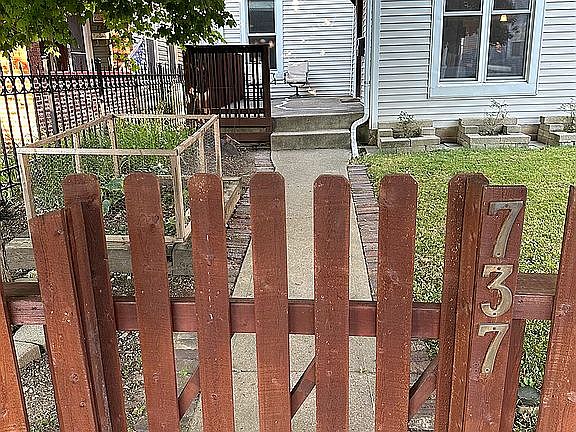 2nd image of 737 S Noble St