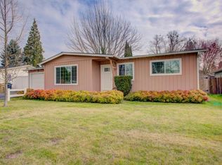 1069 SE Clarey Ave, Grants Pass, OR