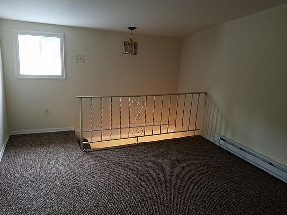 5th image of 881 Center St