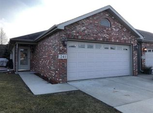 241 Deer Trail Ln, Schererville, IN 46375