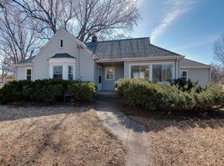 2464 Stillwater Rd E, Maplewood, MN 55119