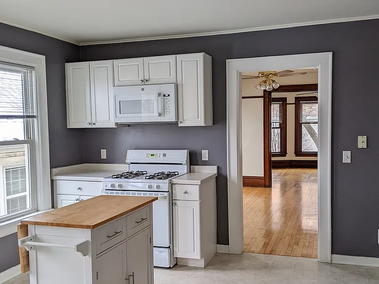 315 W Doty St #2 — Photo 7