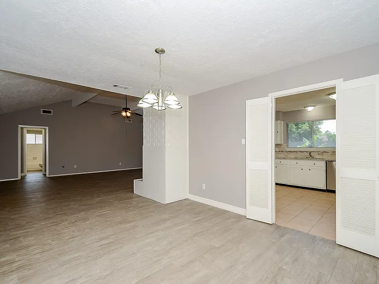 8319 Bird Run Dr — Photo 13