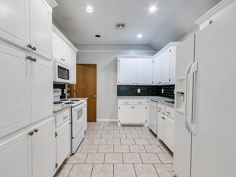 613 Katelyn Ln — Photo 14
