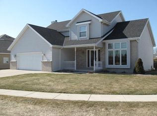 3516 Foxfire Ct, Manitowoc, WI 54220