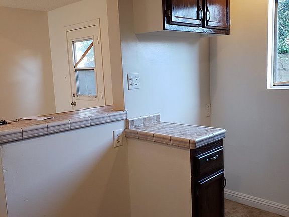 3rd image of 6809 Vinevale Ave APT F