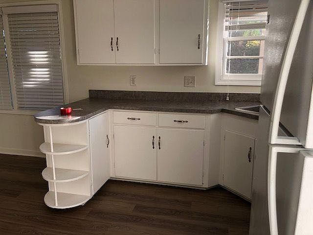 1st image of 2441 Moorpark Ave