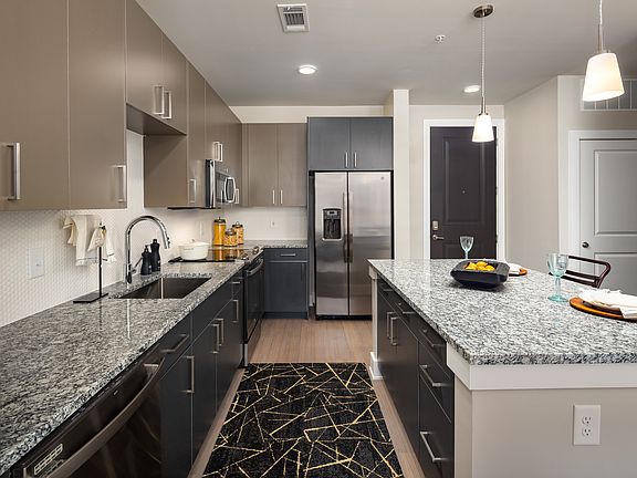 3rd image of 915 Glenwood Ave SE #3376150