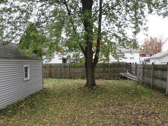 3rd image of 1016 Ardmore St SE