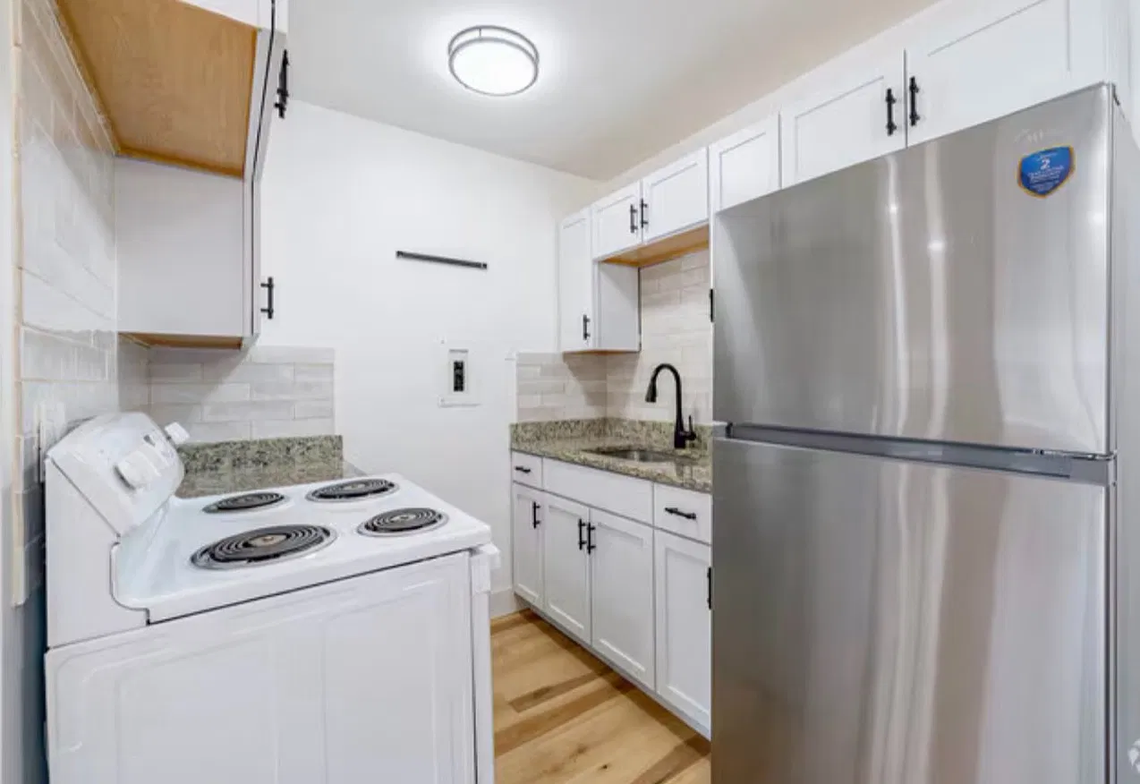 2 bed, $1,600 — Photo 2