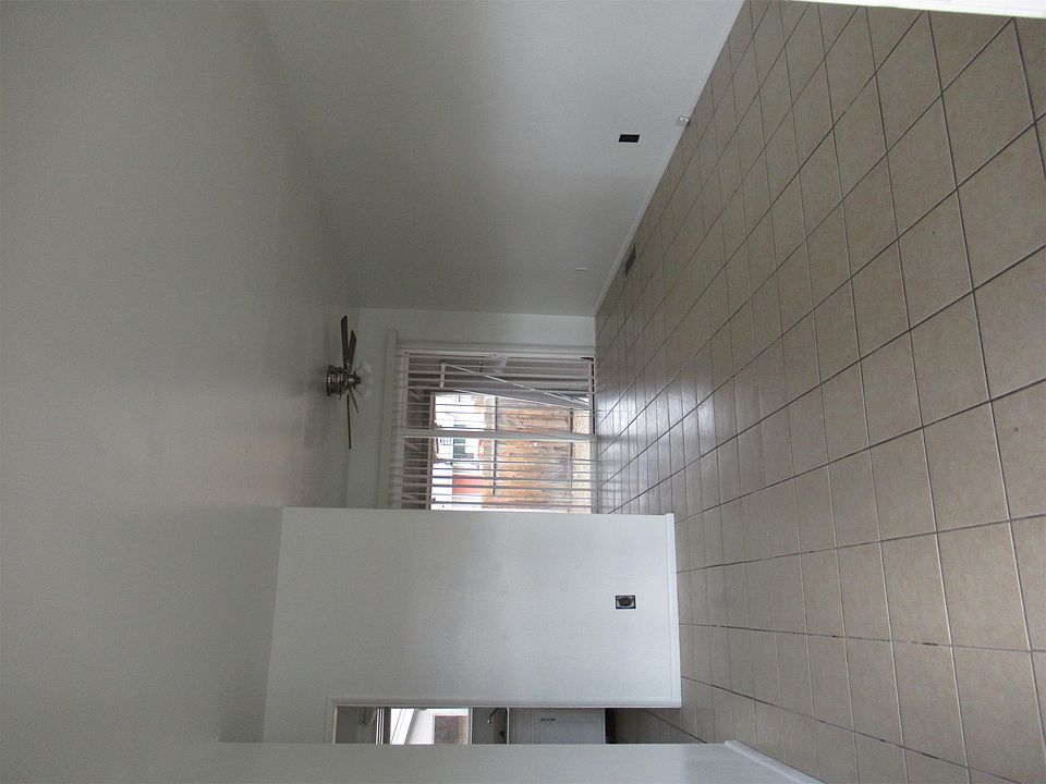 2nd image of 1772 E Long St