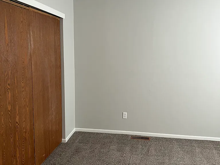 844 Pineway Dr — Photo 8