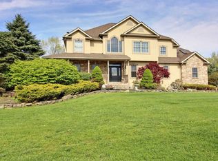 1556 Rachel Rd, Stroudsburg, PA 18360