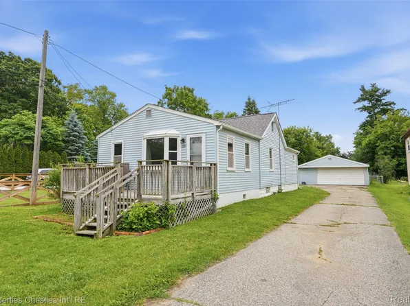 3124 Bessie St, Auburn Hills, MI 48326