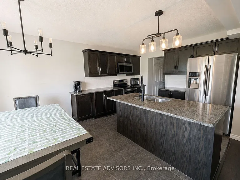 1364 Caen Ave — Photo 6